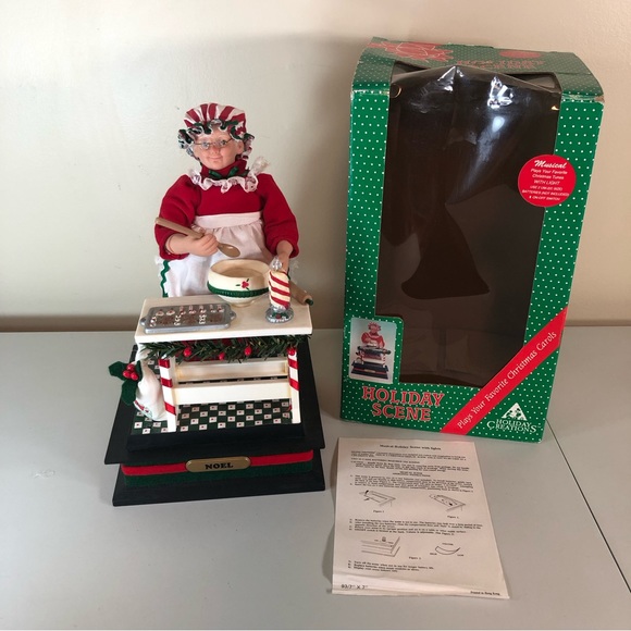 Holiday Creations Other - Vintage Holiday Creations Musical Holiday Scene with Lights Mrs. Clause Baking